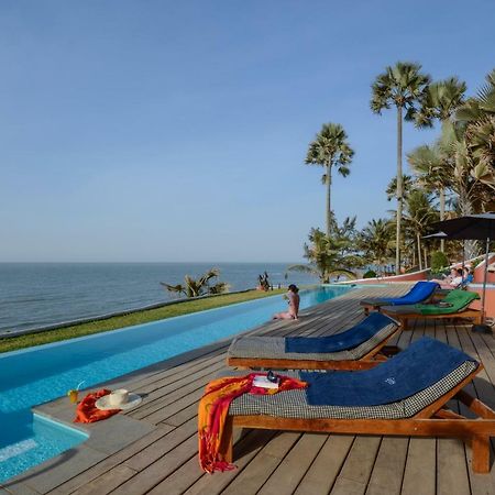 Ngala Lodge Fajara Ngoại thất bức ảnh