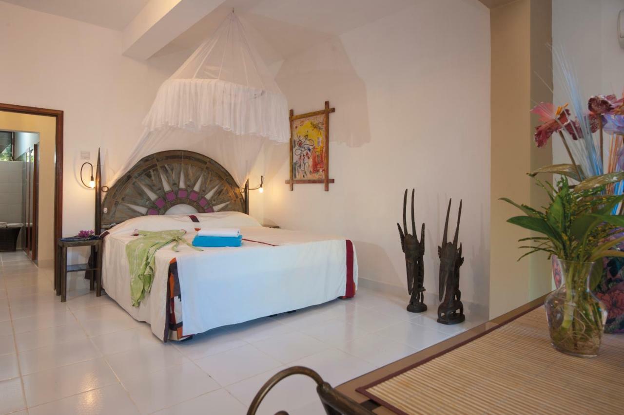 Ngala Lodge Fajara Ngoại thất bức ảnh